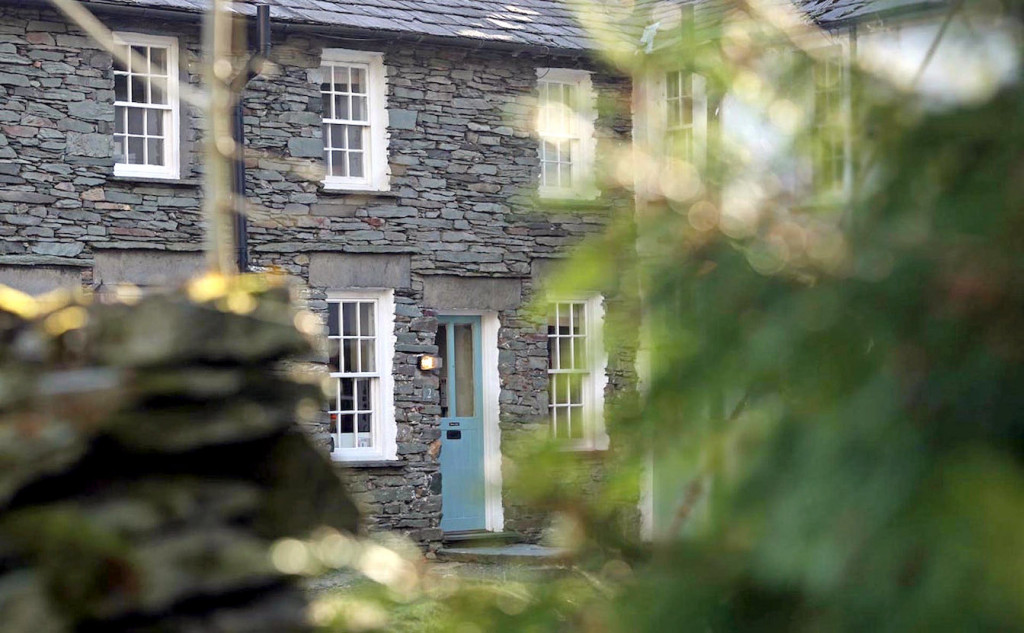 2 Townfoot Cottage, Elterwater - EV and Tesla charging available. Lake District, Dog-friendly holiday cottage - Traditional stone cottage exterior with parking-sqz