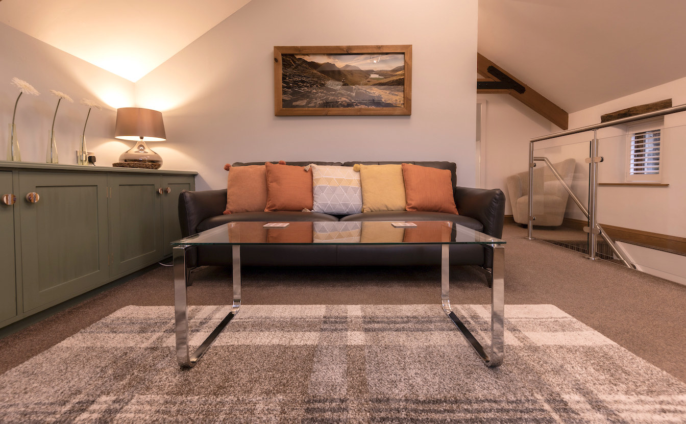13 Townfoot Barn, Troutbeck - Lake District, Dog-friendly holiday cottage - Lounge-sqz